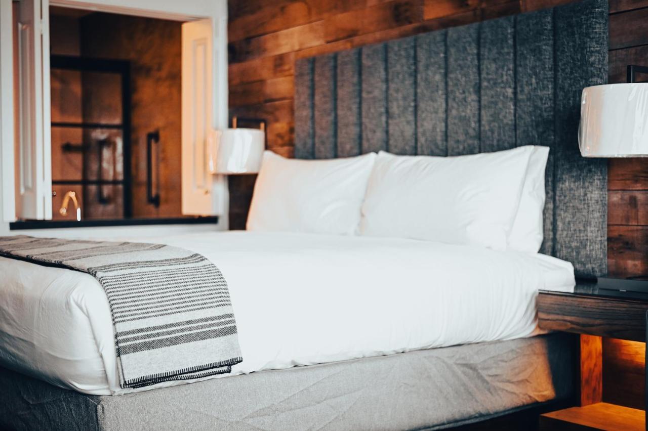 Cannery Pier Hotel&Spa Astoria Buitenkant foto