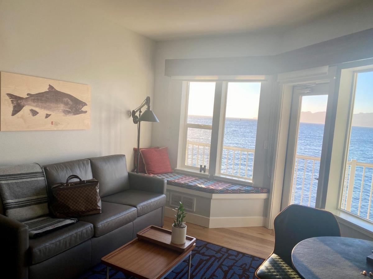 Cannery Pier Hotel&Spa Astoria Buitenkant foto