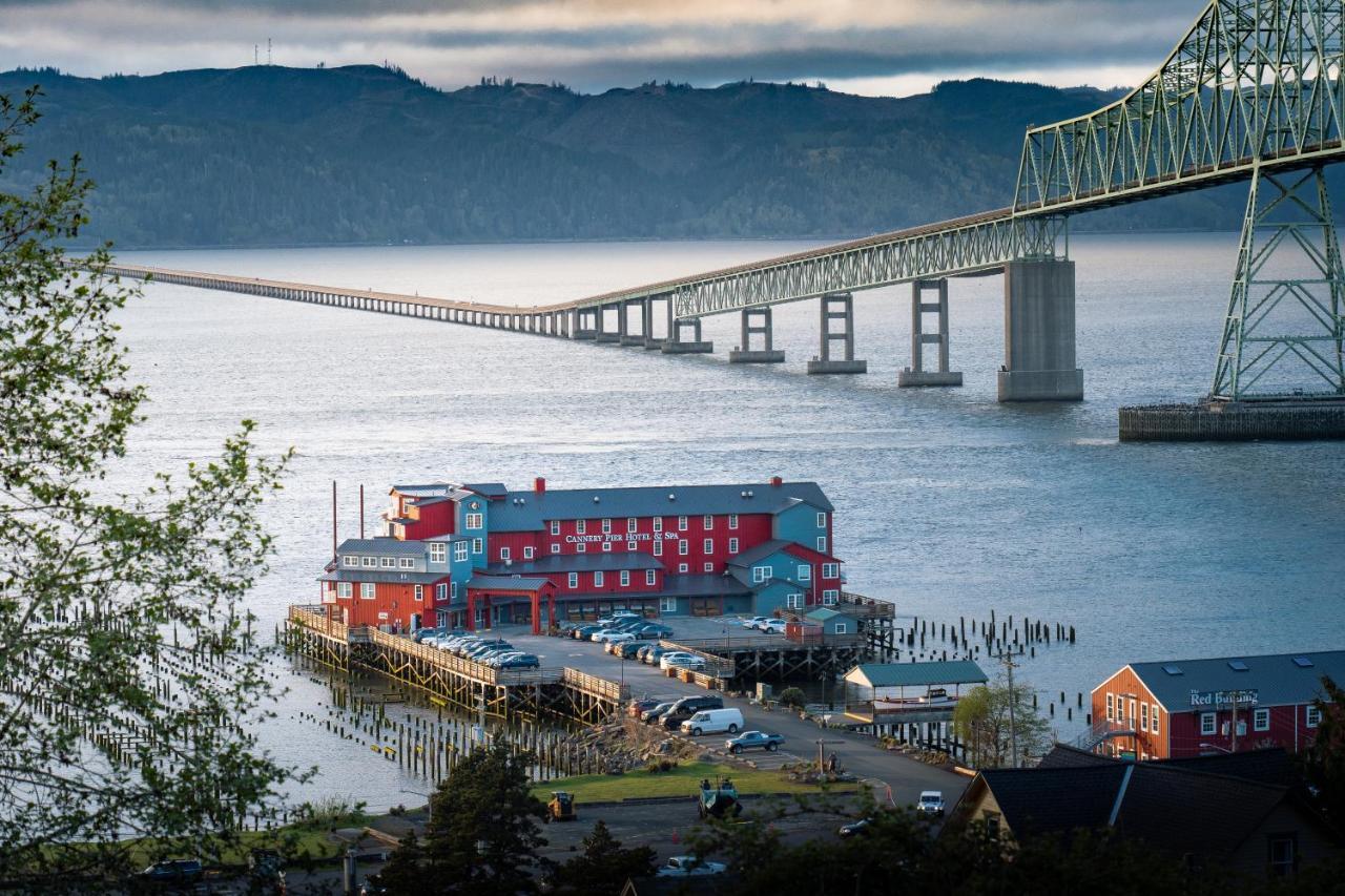 Cannery Pier Hotel&Spa Astoria Buitenkant foto